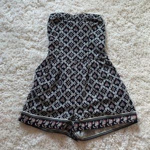 Cute patterned romper💕